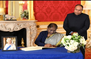 Hon'ble President of India Droupadi Murmu signed the condolence book for her Majesty Queen Elizabeth II